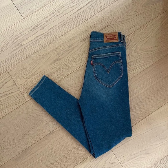 Levi’s 721 HIGH WAISTED / HIGH RISE SKINNY WOMEN'S JEANS - Picture 5 of 8